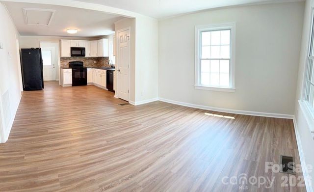 2827 E Long Avenue, Gastonia, NC 28054