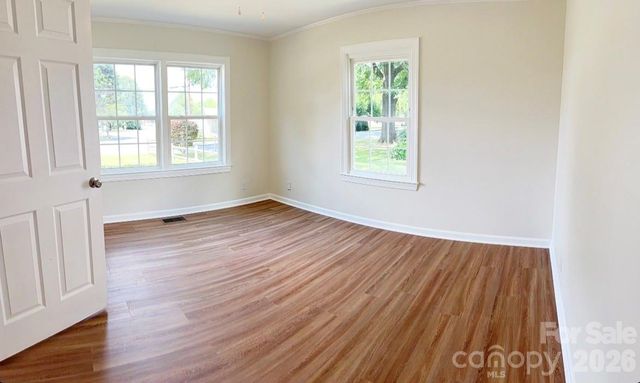 2827 E Long Avenue, Gastonia, NC 28054