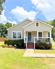 2827 E Long Avenue, Gastonia, NC 28054