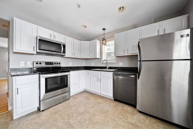 146 Karatzas Avenue, Manchester, NH 03104