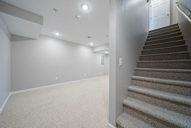 146 Karatzas Avenue, Manchester, NH 03104