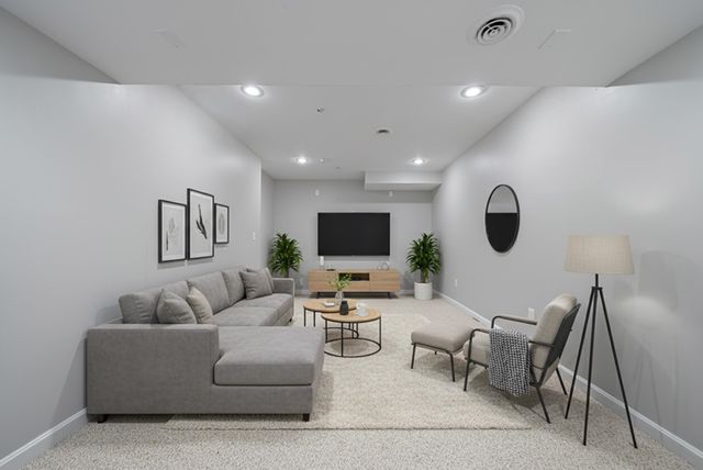 146 Karatzas Avenue, Manchester, NH 03104