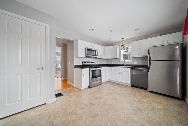 146 Karatzas Avenue, Manchester, NH 03104