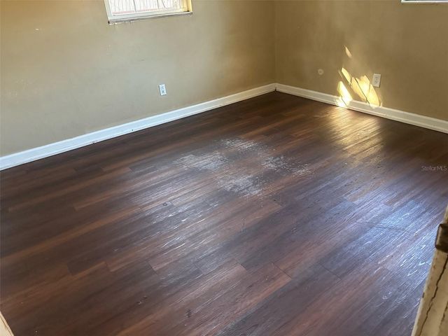 11114 N DIXON AVENUE, Tampa, FL 33612