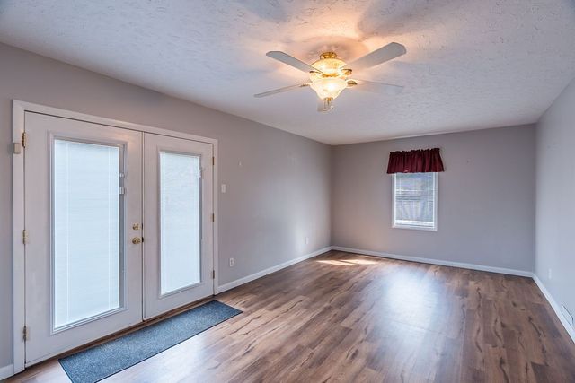 260 Heltsley St, Lewisburg, KY 42256