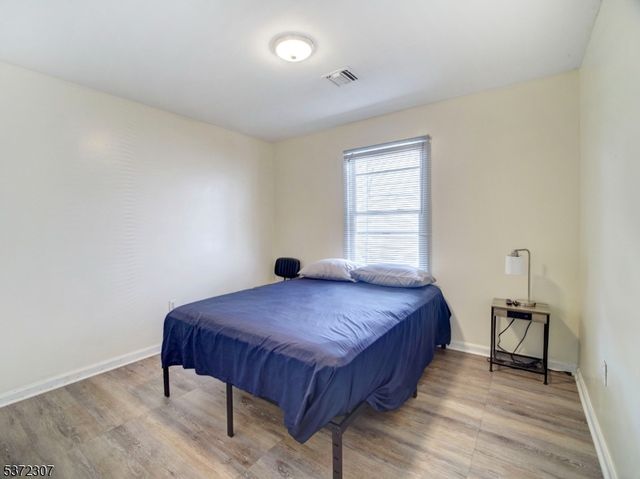 575 Bergen St, Newark City, NJ 07108