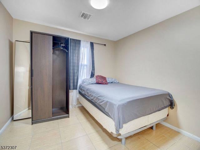 575 Bergen St, Newark City, NJ 07108