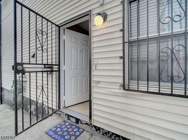 575 Bergen St, Newark City, NJ 07108