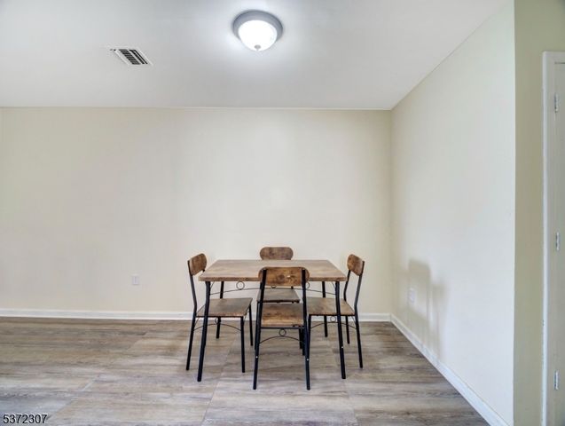 575 Bergen St, Newark City, NJ 07108