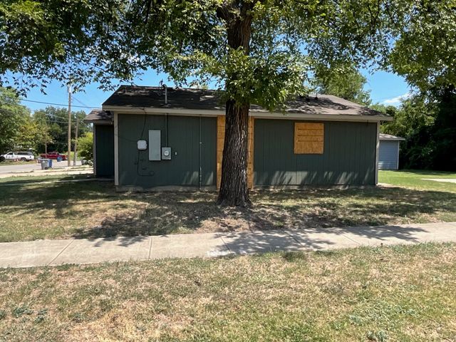 2001 J B Jackson JR Boulevard, Dallas, TX 75210