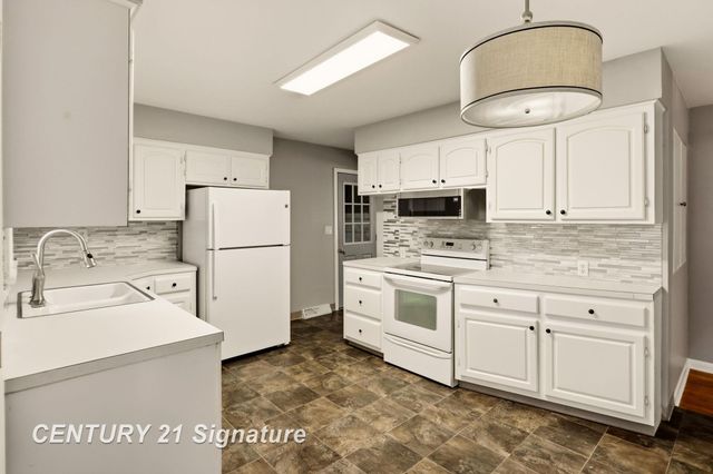 2805 Courtland Place, Saginaw Twp, MI 48603