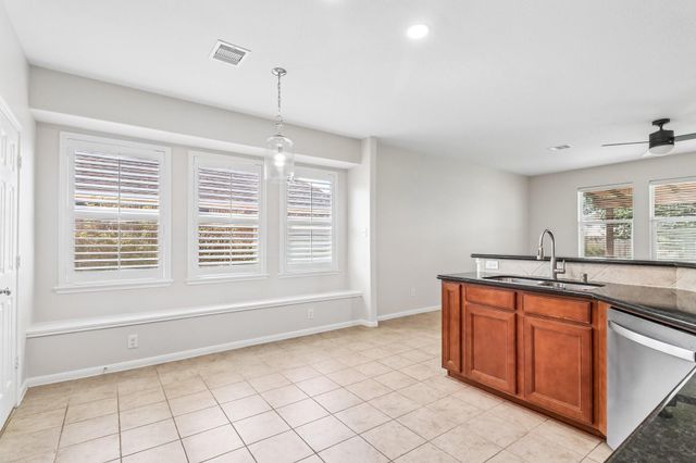 9619 Indian Trl, Mont Belvieu, TX 77580