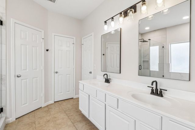 9619 Indian Trl, Mont Belvieu, TX 77580