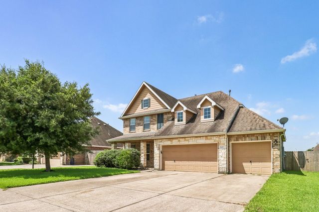 9619 Indian Trl, Mont Belvieu, TX 77580