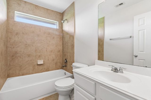 9619 Indian Trl, Mont Belvieu, TX 77580