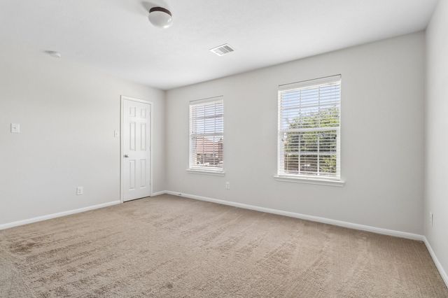 9619 Indian Trl, Mont Belvieu, TX 77580