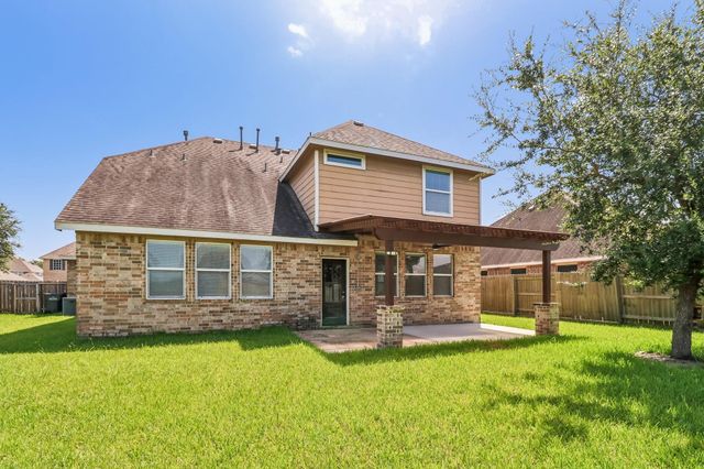 9619 Indian Trl, Mont Belvieu, TX 77580