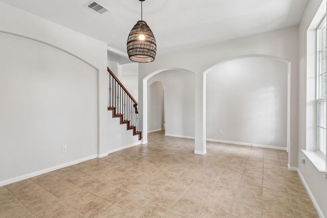 9619 Indian Trl, Mont Belvieu, TX 77580