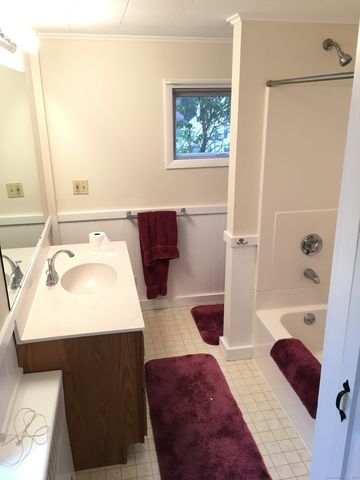 1925 Manchester Road, Glastonbury, CT 06033