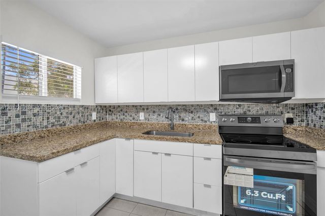 1550 NE 131st Ln 1550, North Miami, FL 33161