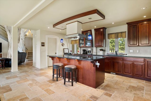7950 NW Grubstake Way, Redmond, OR 97756