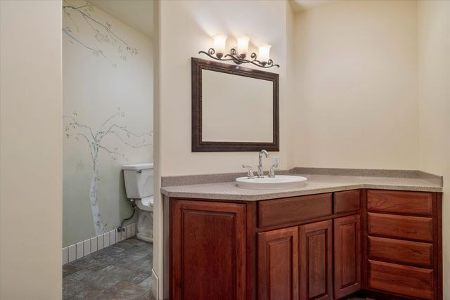 7950 NW Grubstake Way, Redmond, OR 97756