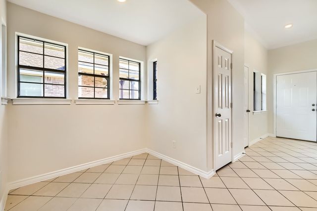 1005 Lake Ridge Drive, Sanger, TX 76266