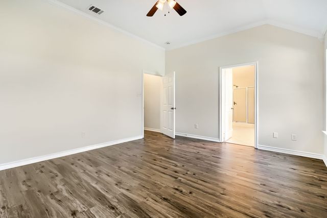 1005 Lake Ridge Drive, Sanger, TX 76266