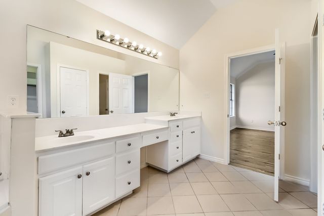 1005 Lake Ridge Drive, Sanger, TX 76266