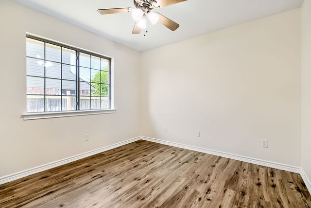 1005 Lake Ridge Drive, Sanger, TX 76266