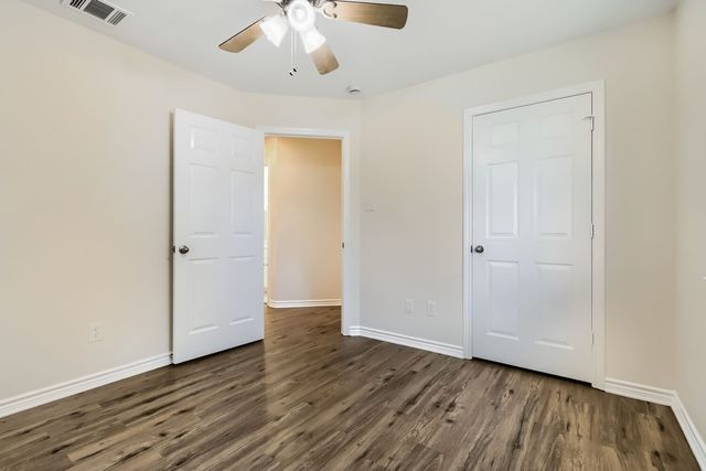 1005 Lake Ridge Drive, Sanger, TX 76266