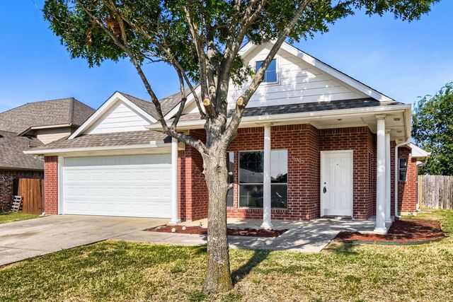 1005 Lake Ridge Drive, Sanger, TX 76266