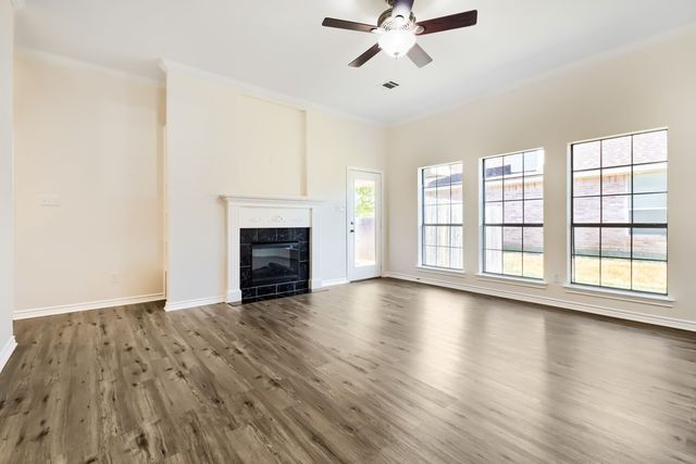 1005 Lake Ridge Drive, Sanger, TX 76266
