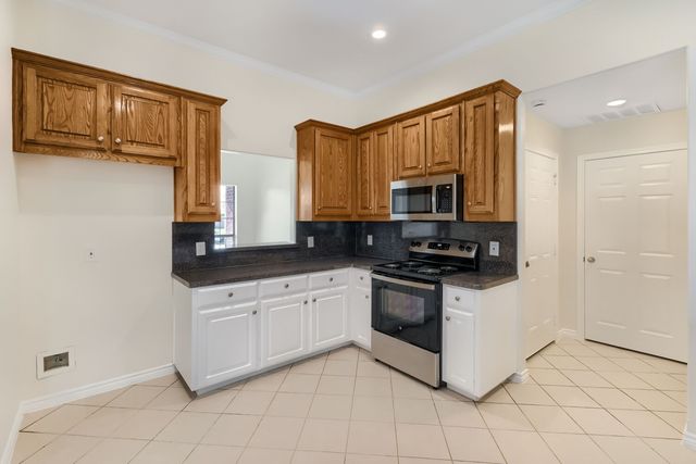 1005 Lake Ridge Drive, Sanger, TX 76266