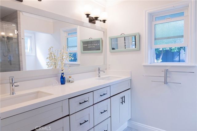 245 Brentwood, Costa Mesa, CA 92627