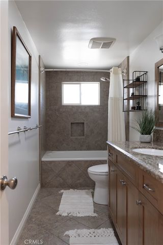 245 Brentwood, Costa Mesa, CA 92627