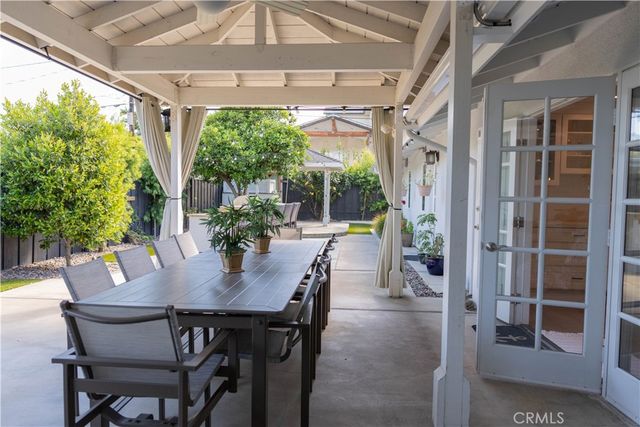 245 Brentwood, Costa Mesa, CA 92627