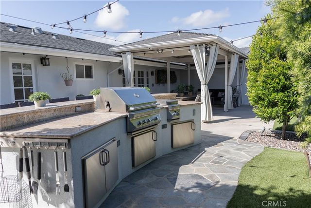 245 Brentwood, Costa Mesa, CA 92627