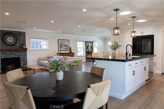 245 Brentwood, Costa Mesa, CA 92627