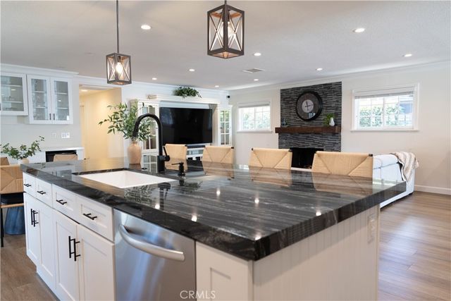 245 Brentwood, Costa Mesa, CA 92627