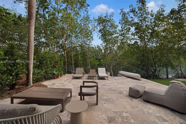 6226 Paradise Point Drive, Palmetto Bay, FL 33157