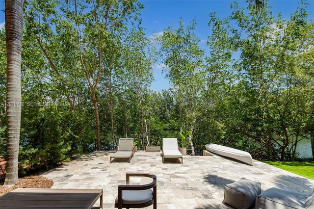 6226 Paradise Point Drive, Palmetto Bay, FL 33157