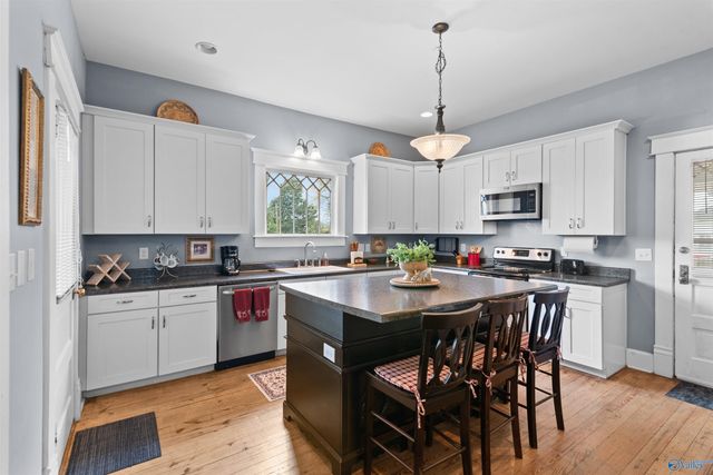 505 Vine Street NE, Decatur, AL 35601