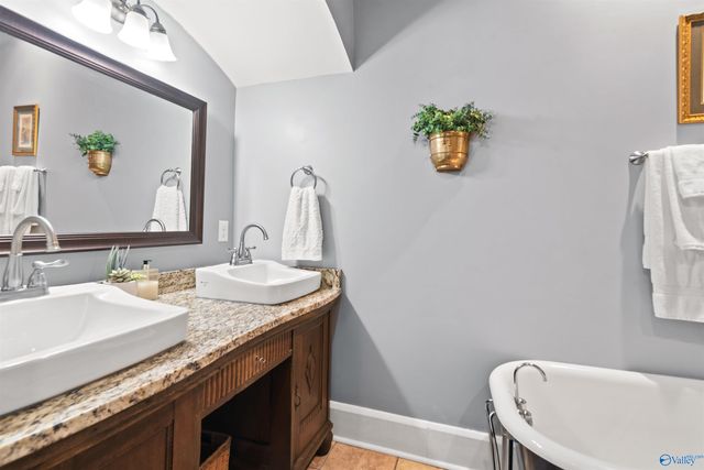 505 Vine Street NE, Decatur, AL 35601