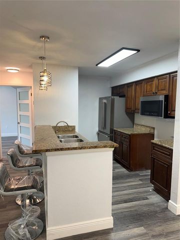 9481 HIGHLAND OAK DRIVE 1611, Tampa, FL 33647