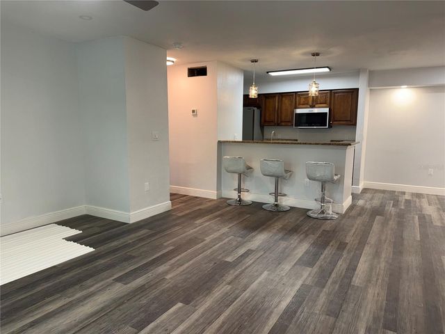 9481 HIGHLAND OAK DRIVE 1611, Tampa, FL 33647