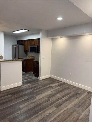 9481 HIGHLAND OAK DRIVE 1611, Tampa, FL 33647
