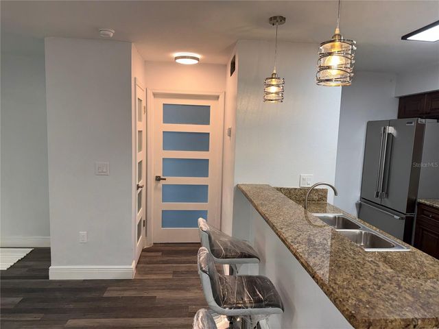 9481 HIGHLAND OAK DRIVE 1611, Tampa, FL 33647