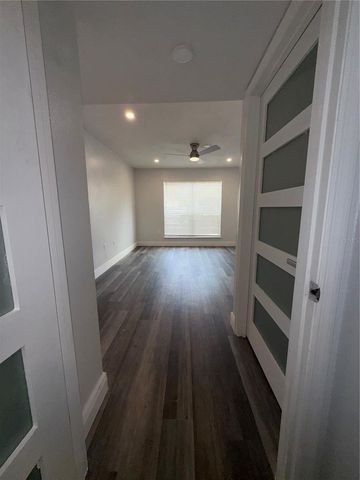 9481 HIGHLAND OAK DRIVE 1611, Tampa, FL 33647