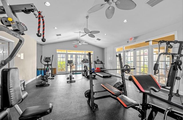 9481 HIGHLAND OAK DRIVE 1611, Tampa, FL 33647